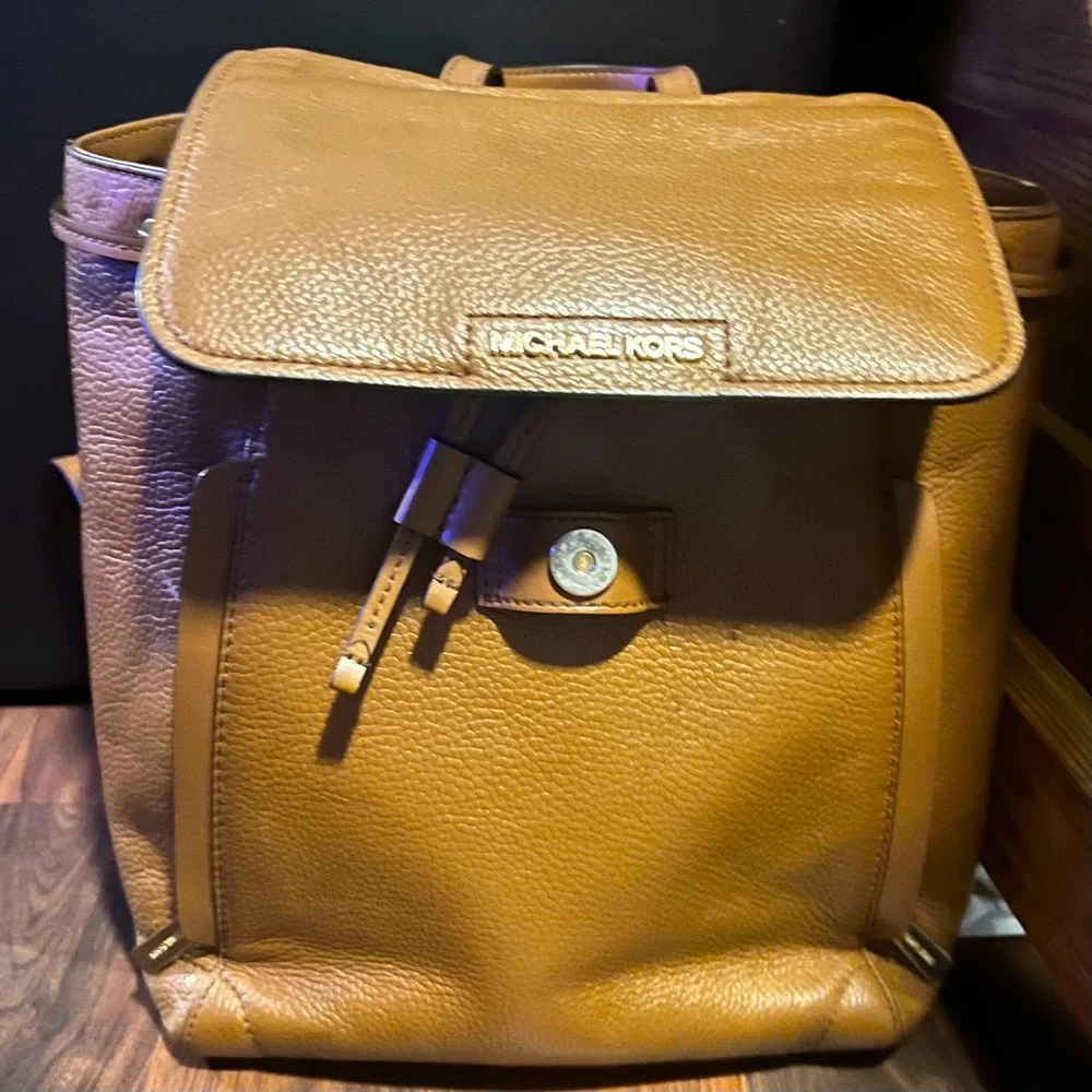 Authentic Michael Kors, backpack - Picture 2 of 4